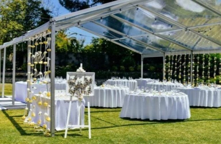 DlF Privana Party Lawn Amenities